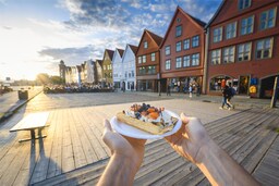 Blog images - 2025 VOL 2 - Discover Bergen food tour delights