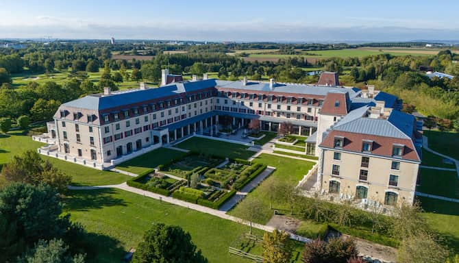 Blog images - 2025 - The Perfect Destination For A Magical Stay Discover Radisson Blu Paris Marne la Vall e DestinatiFRD