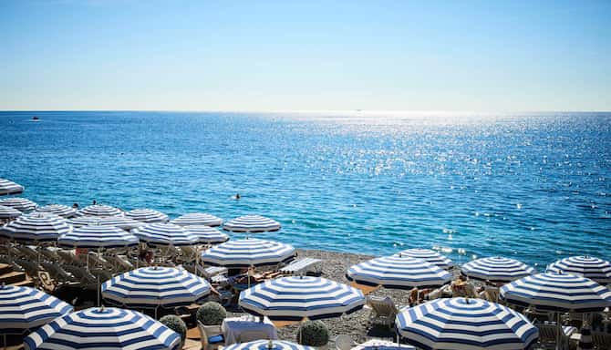 Blog images - 2025 - STRIPPPED BEACH UMBRELLAS