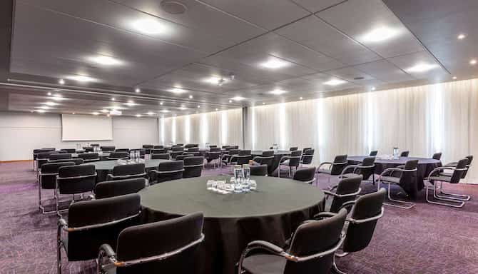 Blog images - 2025 - A Smart Choice for Healthcare Meetings Radisson Hotel amp amp Conference Centre London Heathrow