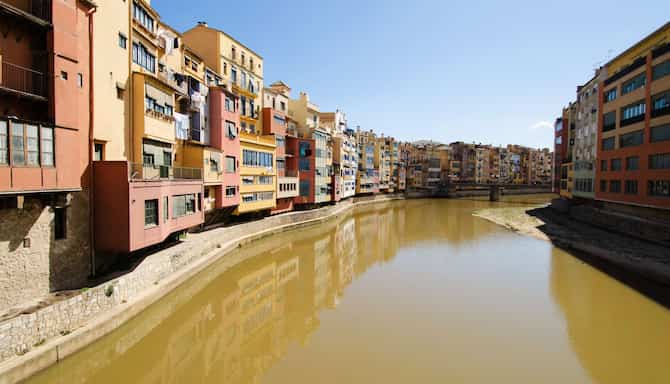 Blog images - 2025 - Girona with and colorful houses over Onyar river
