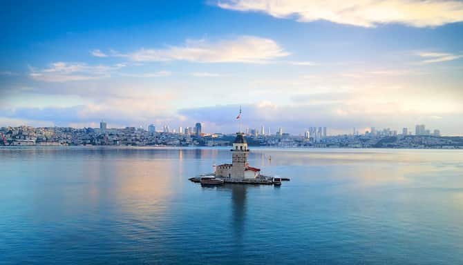Blog images - 2025 - Girl Tower Turkey Bosphorus Istanbul Uskudar Turkey