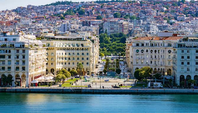 Blog images - 2025 - Greece Unveiled The Ultimate Bucket List and Must Do Experiences Destination GettyImages