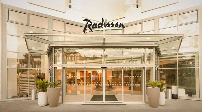 Blog images - 2025 - Radisson Nice Airport exterior