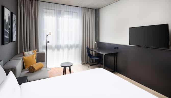 Blog images - 2025 - Radisson Hotel amp Suites Zurich room