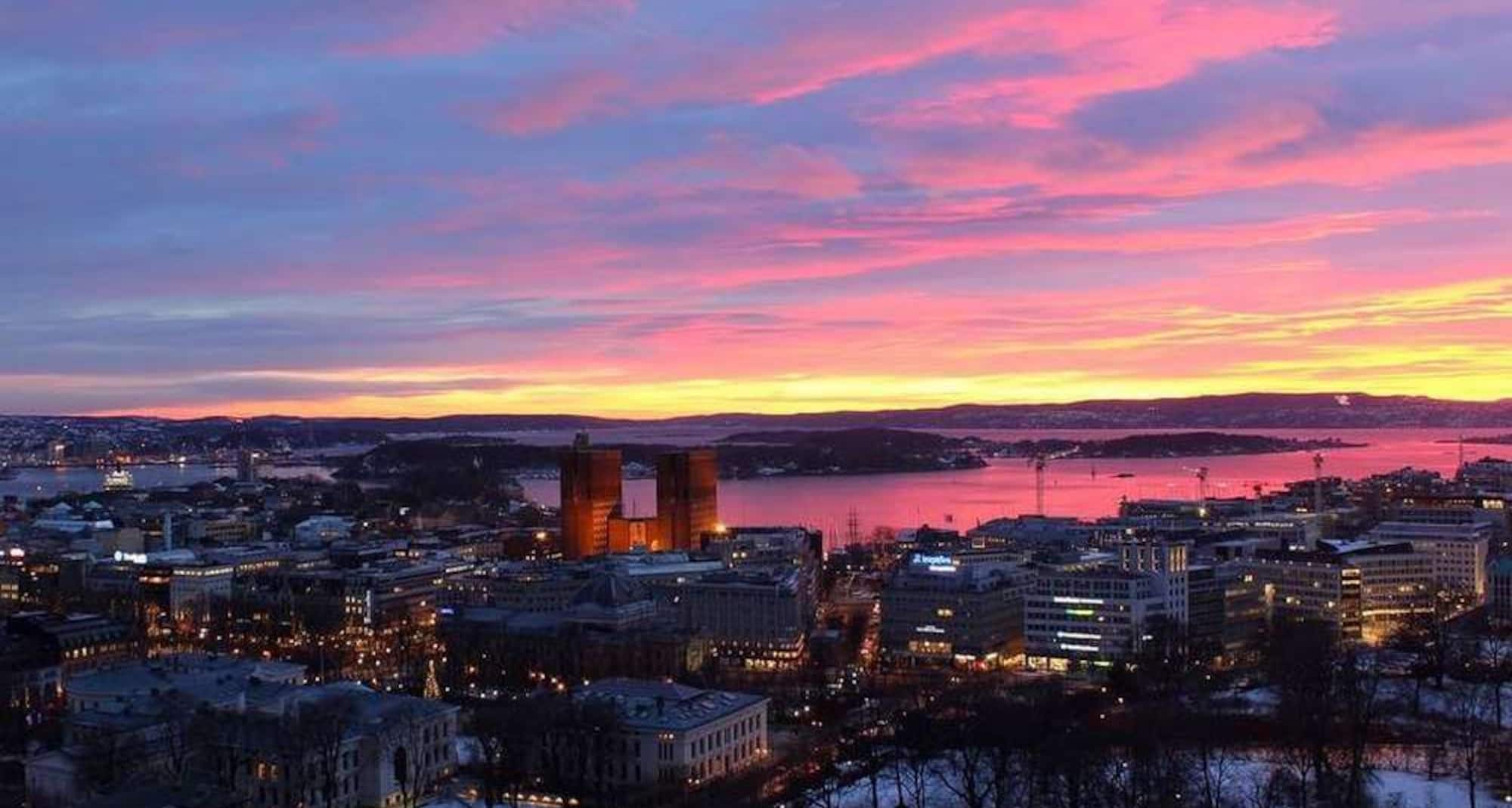Blu Scandinavia Hotel Oslo Pink Skies - Your Room with a #BluView