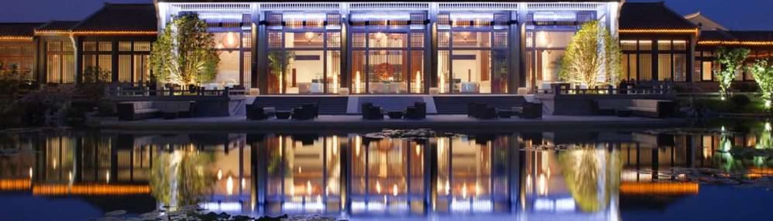 View of Lobby Bar at Radisson Blu Resort Wetland Park Wuxi - 5 Dreamy Resort Destinations in Asia Pacific