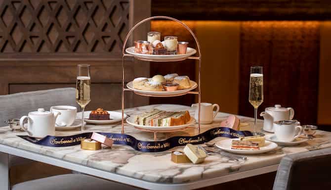 Blog images - A Grand Coronation Day with Afternoon Tea: British Experiences in London - tea room