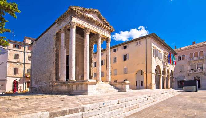 Blog images - 2023 - Where to Go in August Pula