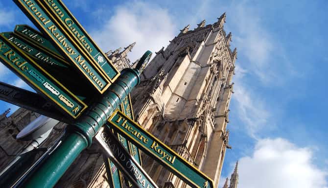 Blog images - 2023 - Things to do in York England Magical York