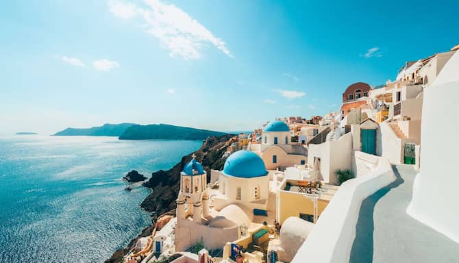 Blog images - 2023 - white blue church with blue dome