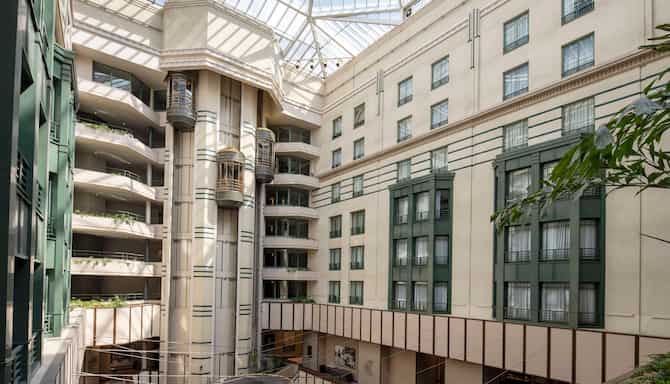 Blog images - 2023 - What do to when on a pit stop in Brussels atrium with panoramic elevators