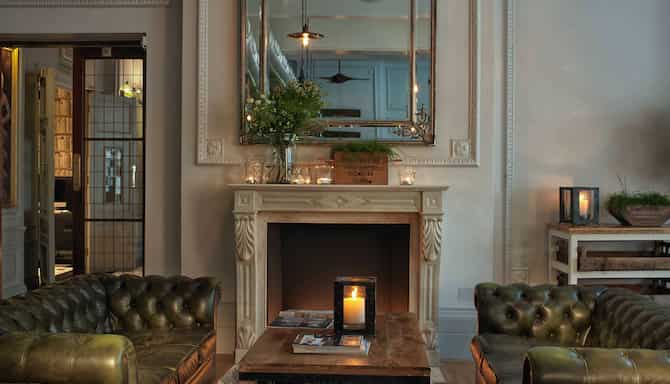 Blog images - A Grand Coronation Day with Afternoon Tea: British Experiences in London - Scoff amp Banter Restaurant