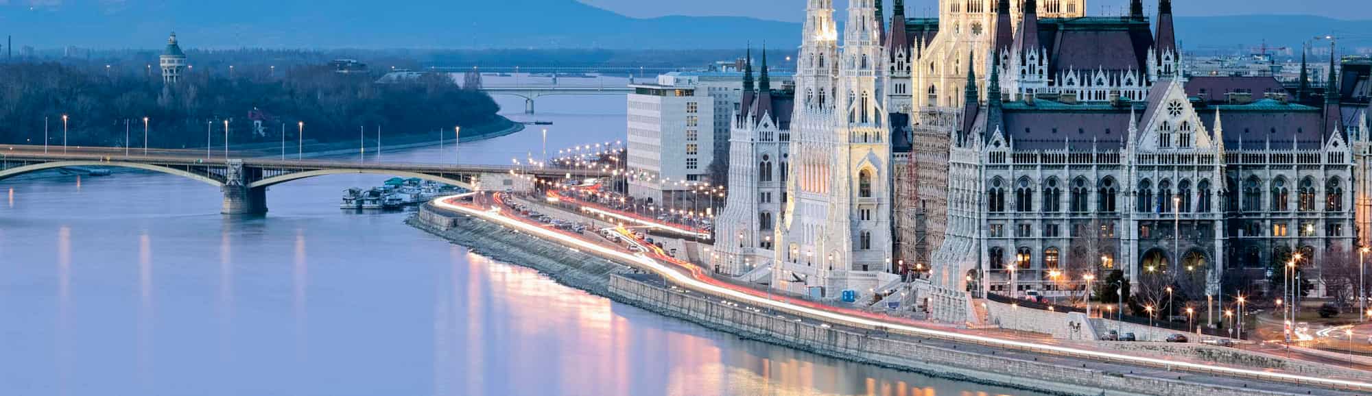 Blog images - 2023 - Hungarian Parliament building at night