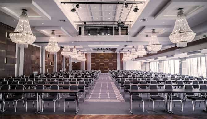 Blog images - 2023 - How to make the most of large conference venues Meeting Meeting Room