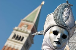 Top Events to Experience in Venice-Carnival mask
