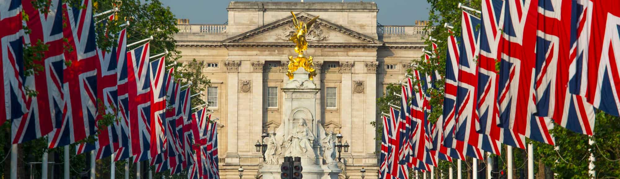 Blog images - A Grand Coronation Day with Afternoon Tea: British Experiences in London - Buckingham palace flags