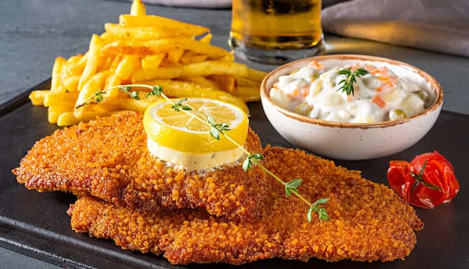 Blog images - Munich’s best Bavarian food: 9 delicious dishes - schnitzel