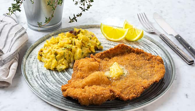 Blog images - Munich’s best Bavarian food: 9 delicious dishes - schnitzel