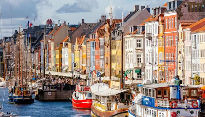 Blog images - 2023 - Top 6 destinations to experience Fashion week - Copenhagen canal view