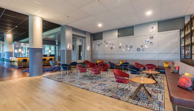 Blog images - 2023 - Why High-Flyers Book Meetings at Airport Hotels... / RB Amsterdam Hotel Airport