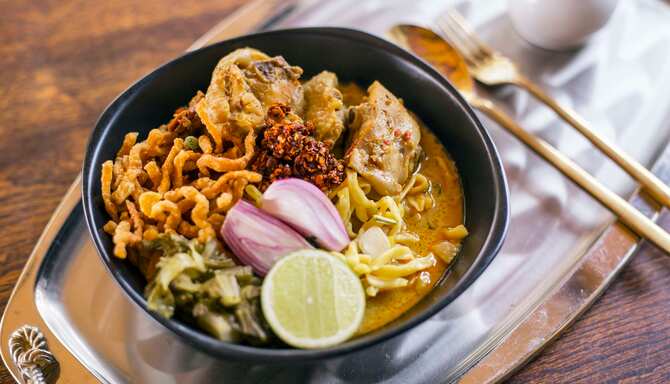 Blog images - 2023 - Take a tour through Bangkok s street food scene Khao Soi