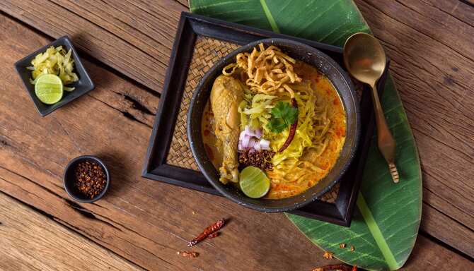 Blog images - 2023 - Take a tour through Bangkok s street food scene Khao Soi
