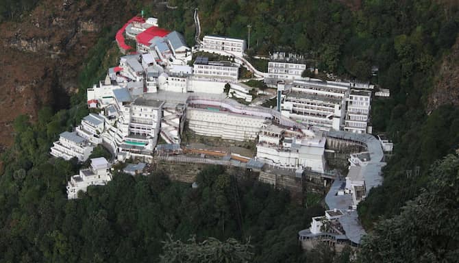 Blog images - 2024 - Unveiling Paradise Exploring the Beauty of Jammu and Kashmir temple katra