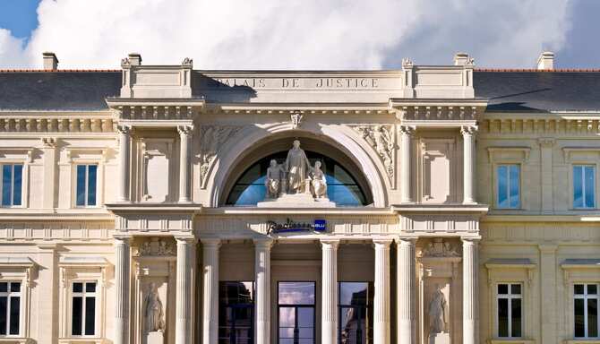 Blog images - 2024 - Eat like a local in Nantes Hotel Exterior