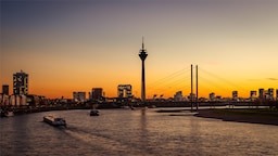 Blog images - 2025 VOL 2 - Discover the Magic of Rrhine Tower D sseldorf