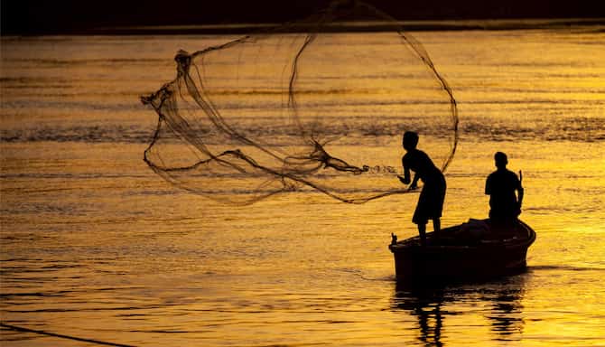 Blog images - 2025 - Fishermen in River Ganges