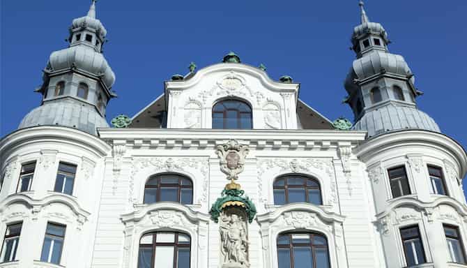 Blog images - 2025 - Lugeck Regensburger Hof Building facade in Vienna