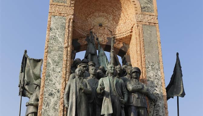 Blog images - 2025 - Turkey Istanbul Beyoglu Taksim Meydani Things to Do in Istanbul