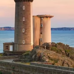 Blog images - 2025 - France Fantastic cuisine wine and baguettes heritage sites the world s largest museum and a symboli