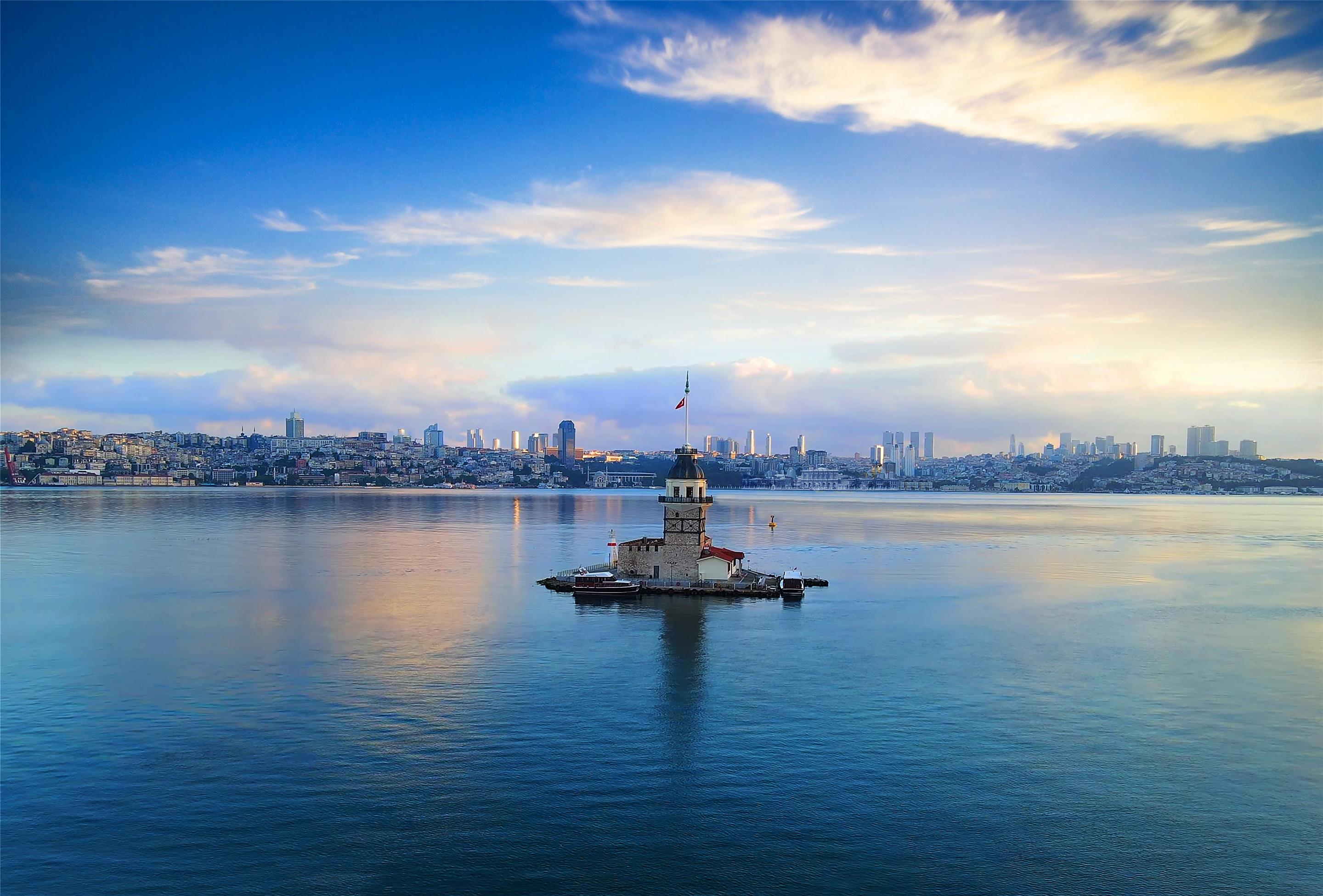 Blog images - 2025 - Girl Tower Turkey Bosphorus Istanbul Uskudar Turkey