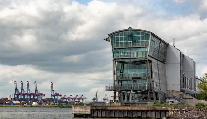Blog images - 2025 - Discovering the charm of Hamburg neighborhoods Destination Rive restaurant Hamburg