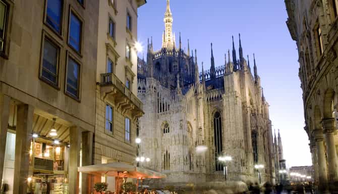 Blog images - 2025 - Milan food a taste of elegance Food and Drink Italy Lombardy Milan Piazza Del Duomo