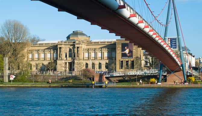 Blog images - 2025 - Frankfurt Area Attractions Discover the Charm of the City Culture Holbeinsteg Frankfurt
