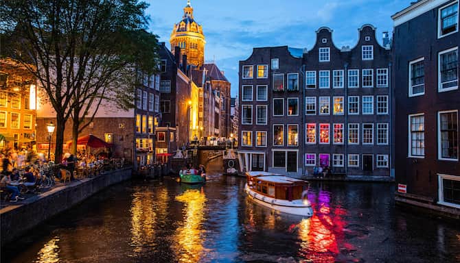 Blog images - 2025 - Amsterdam canal bicycles