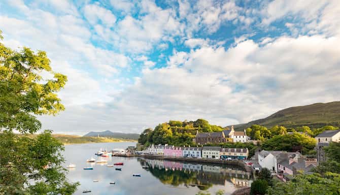 Blog images - 2025 - Day Trips from Edinburgh Discover Scotland s Hidden Gems Destination Portree harbor Isle of Skye
