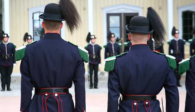 Blog images - 2025 - Things to Do in Oslo A Day Itinerary Destination Norwegian Royal Guards