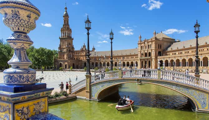 Blog images - 2025 - VOL.003 - Discover the Charming Neighborhoods in Seville
