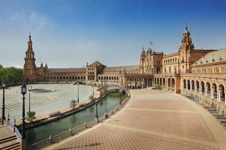 Blog images - 2025 - VOL.003 - Discover the Secrets of Seville Historical Sites