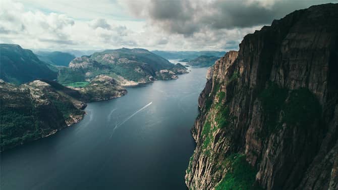 Blog images - 2025 - VOL.003 - Discover Serenity on a Lysefjord Cruise