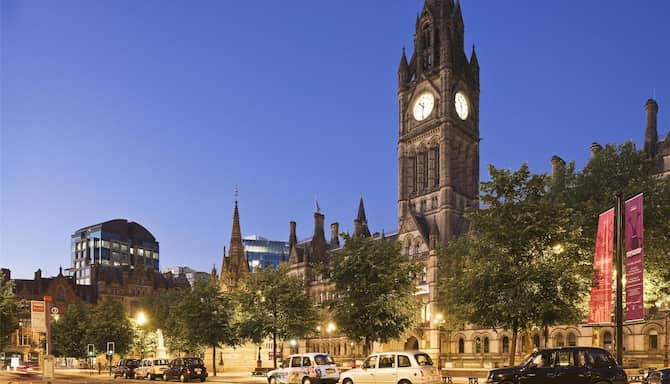 Blog images - 2025 - Albert square the Town Hall