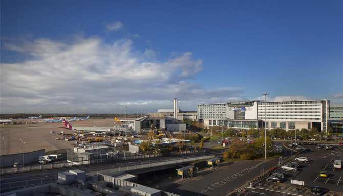 Blog images - 2025 - Radisson Blu Hotel Manchester Airport exterior