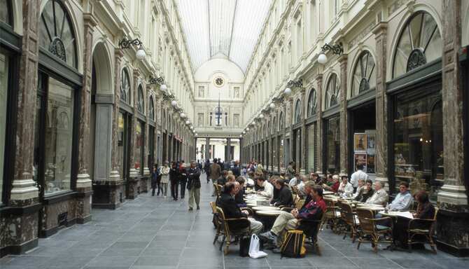 Blog images - 2025 - VOL.009 - Why Urban Getaways Make Unforgettable Incentives Experiences Cafe in Brussels Gallery