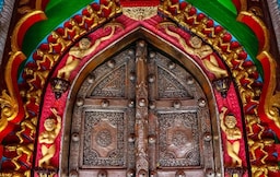 Blog images - 2025 - VOL.009 - Discover Ayodhya Hanuman Garhi s Hidden Charm
