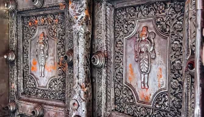 Blog images - 2025 - VOL.009 - Hanuman Garhi religious significance