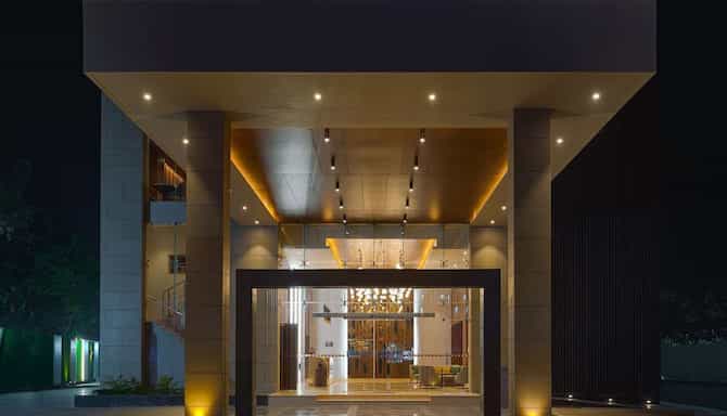 Blog images - 2025 - VOL.009 - ExploringhotelsnearHanumanGhari